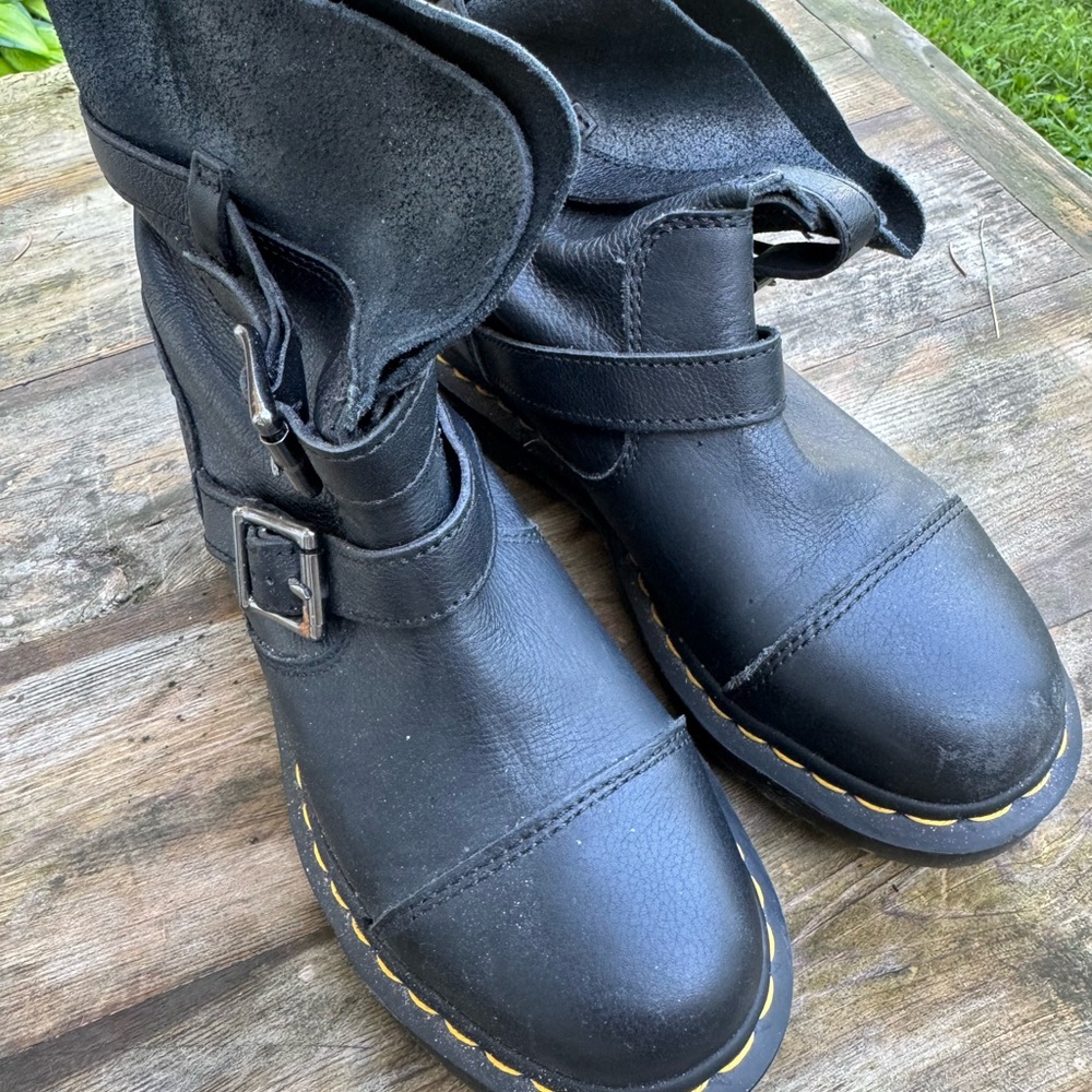 Dr. Martens Black Combat Boots US7/38